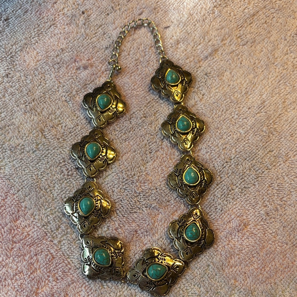 Vintage-Inspired Silver Toned Necklace with Turquoise Accents - Picture 2 of 5